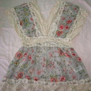 Floral lace top